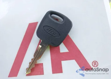 2002 Ford F-150 Lariat/Xlt from USA, damaged, VIN 1FTRW07L82KE24068